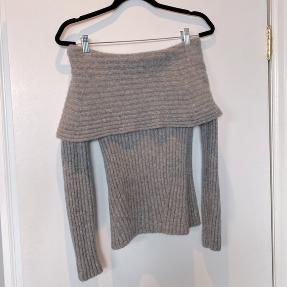 Banana Republic, PLUME OFF-SHOULDER SWEATER TOP , gray, size Sm EUC - Picture 3 of 8
